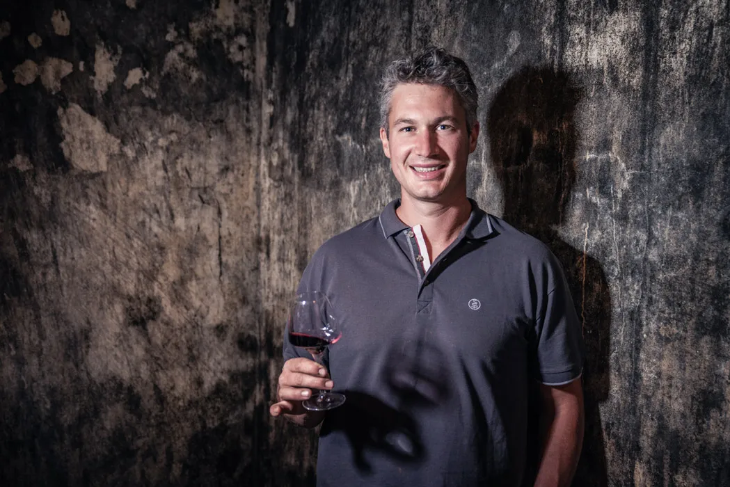 Adrien Roustan in seinen Weinbergen