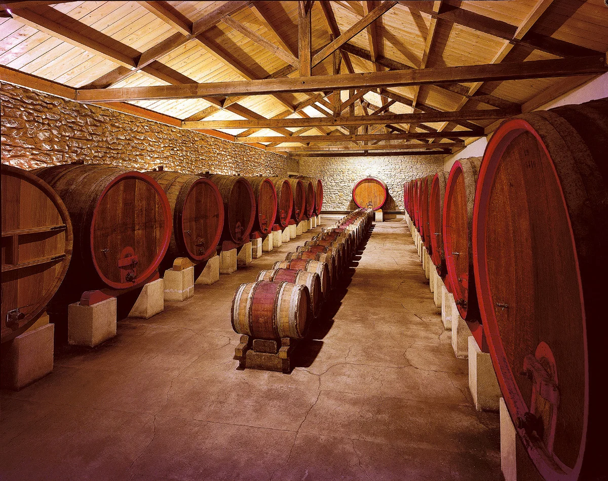 Tradizionali Foudres nella cantina di Clos des Papes