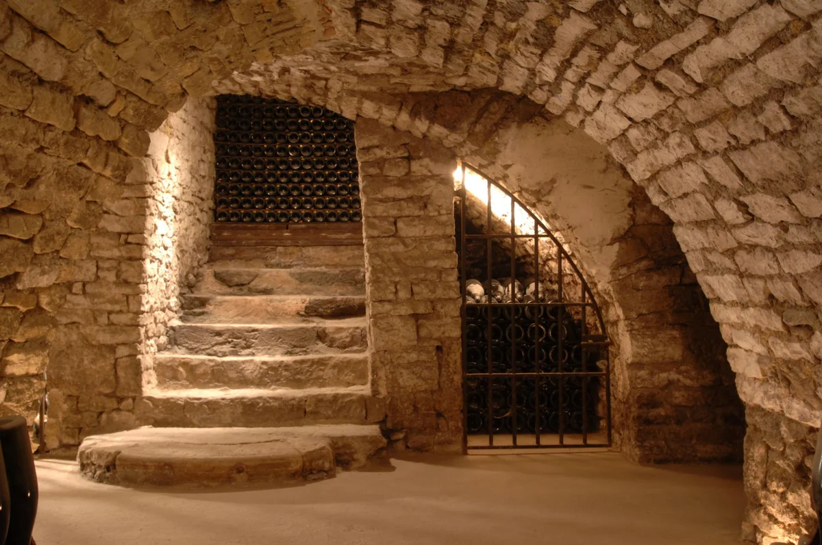 Historischer Zisterzienser-Keller von Champagne Drappier aus dem Jahr 1152